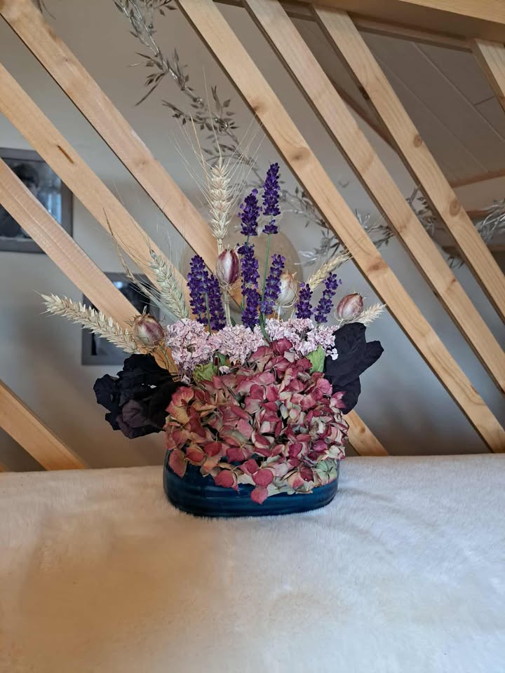 Belle composition fleurs séchées de notre jardin